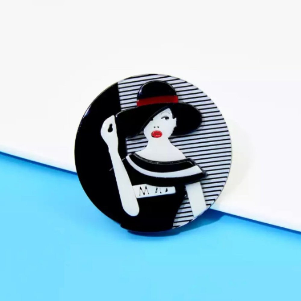 ELEGANT VINTAGE HOLLYWOOD Inspired Fashion Brooch - Retro Aesthetic Italy Style